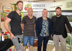 Rechts Adrie en Han Verbeek van Boomkwekerij Verbeek met trouwe klanten Frans Ruizendaal en Frans sr. Ruizendaal van Fa. Ruizendaal